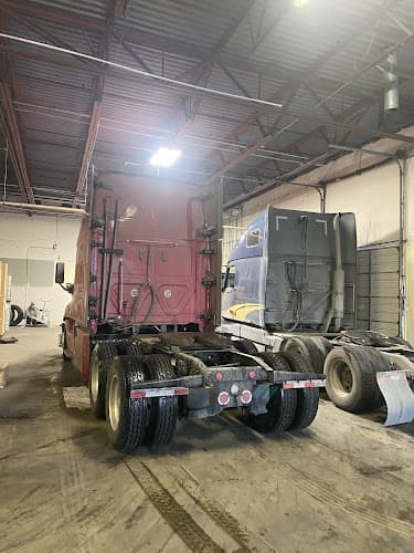 Truck & trailer repair shop