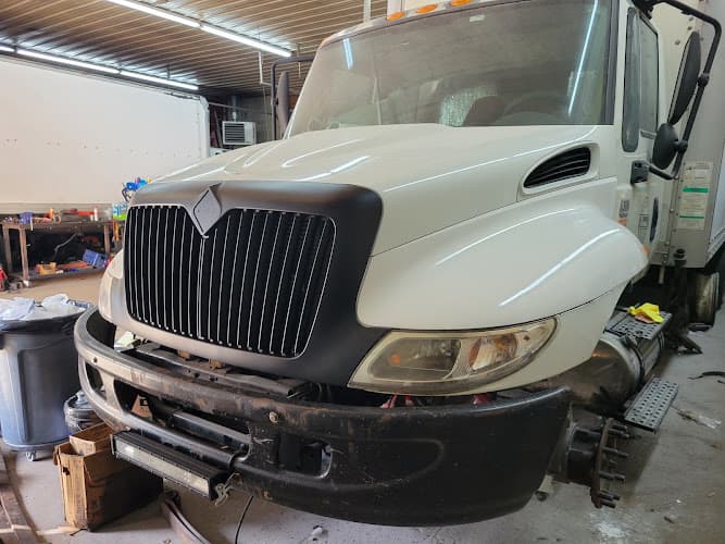 FixIt llc /// Repair of Straight Trucks / Work Trucks / Work Vans / Commercial Fleets