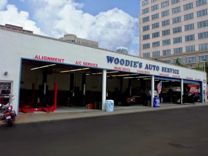 Woodie's Auto Service and Repair Centers