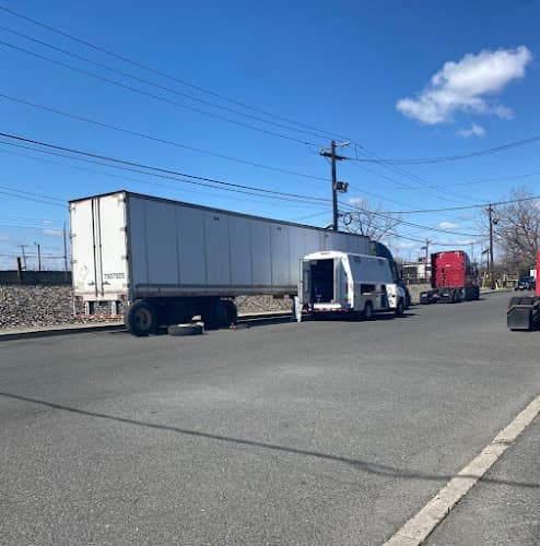 24HR Truck Tire Repair Road Service LLC
