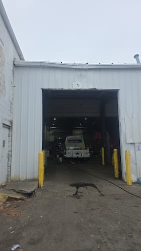 Delvis Truck