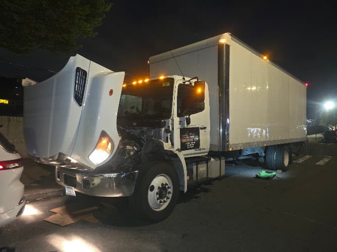 24 hours road service truck & tire repair