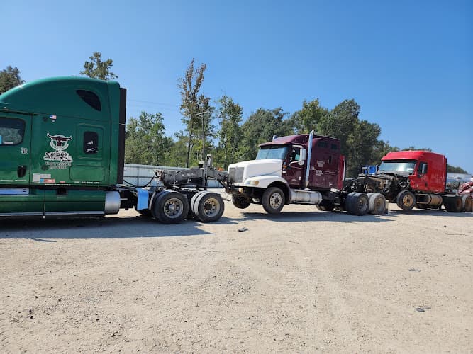 Naomi's Truck Parts and Service LLC