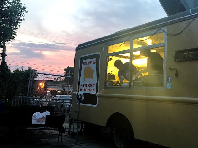 Saw���s Street Kitchen Food Truck