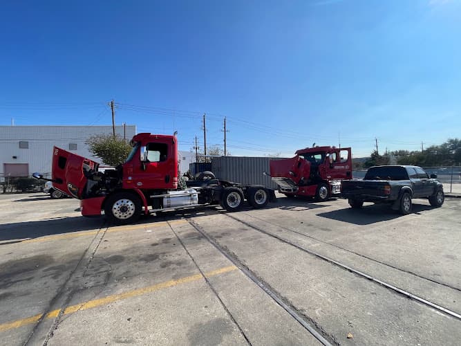 Gonzalez Trucks & Services