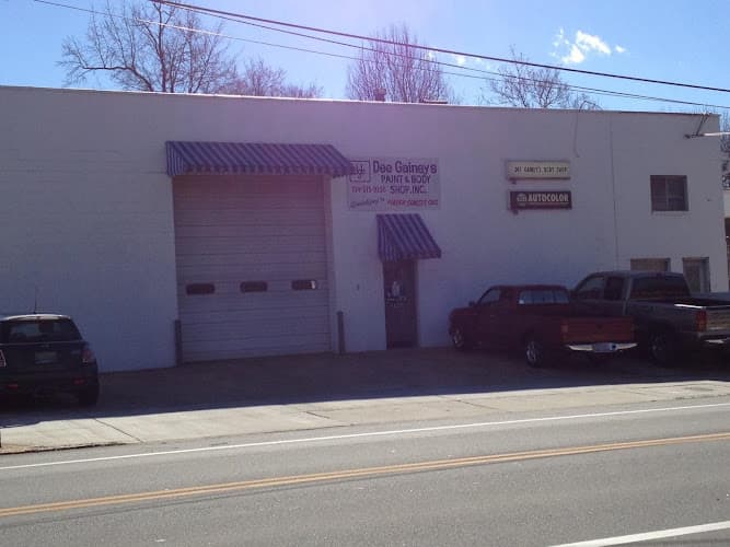 Dee Gainey���s Body Shop
