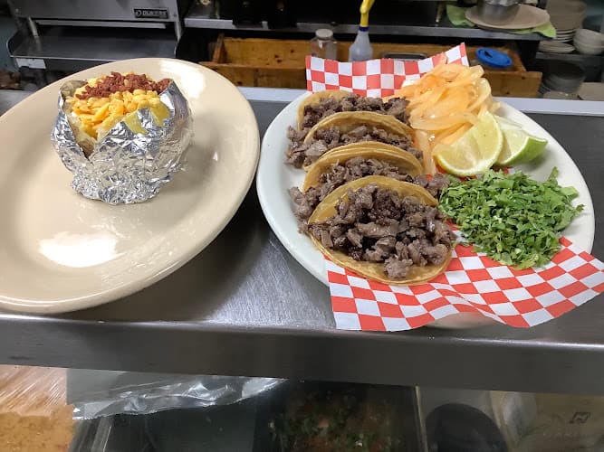 Mam�� Maria���s Restaurant