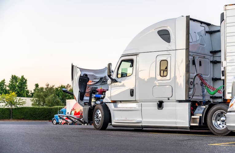 R & J Mobile Repair - Emergency Roadside Truck Shop