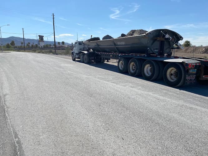 Ruby���s Truck & Trailer Road Service