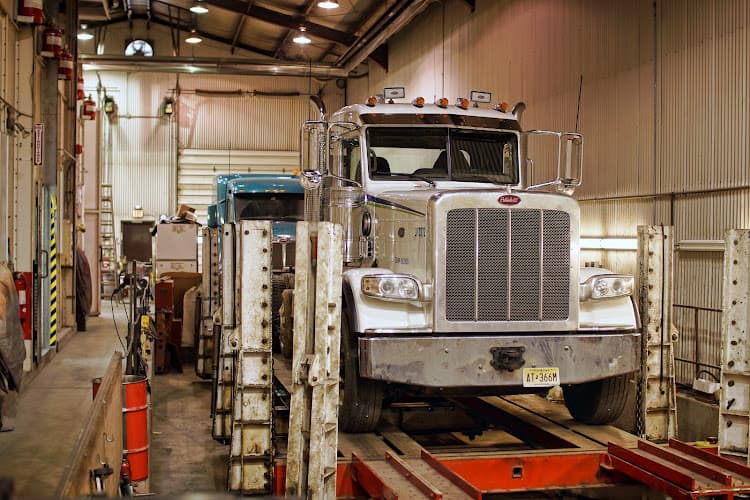 Hunter Truck - Body Shop