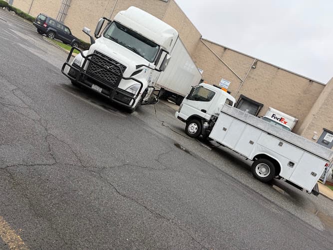 24hr Roadside Service Truck ,Trailer & Tire Repairs LLC