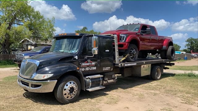 Trevi������o Towing