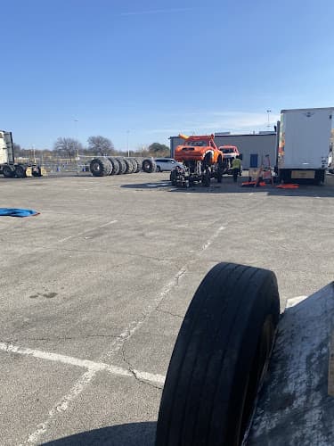 TRUCK TIRES TO GO Truck tire road service