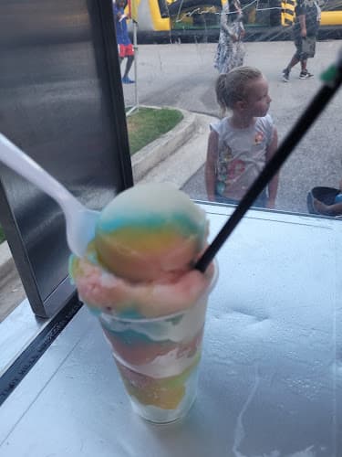 Aj���s Icys and Hot Treats Food Truck